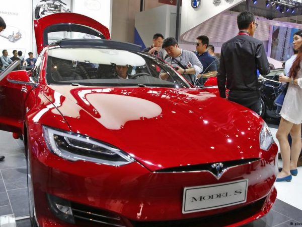 actiunile tesla cresc